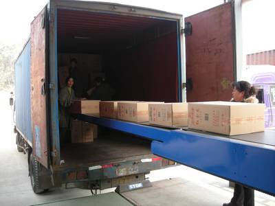 自動伸縮皮帶輸送機 小型裝卸搬運中的高效裝車利器